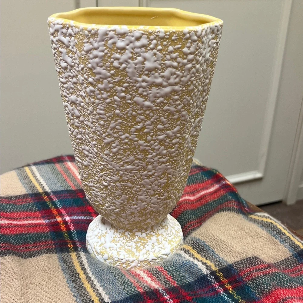 VTG MCM Textured Popcorn/Splatter Vase in White and Yellow - Picture 1 of 8